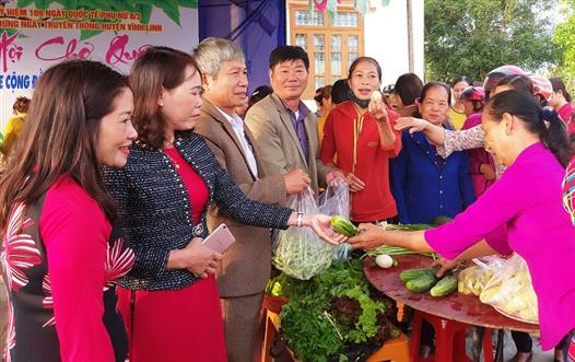 Hội LHPN xã Vĩnh Lâm: Tổ chức Hội chợ quê năm 2019